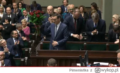 P.....a - Morawiecki niesie kwiaty dla Tuska i przekazuje symbolicznie wladze.
2023, ...