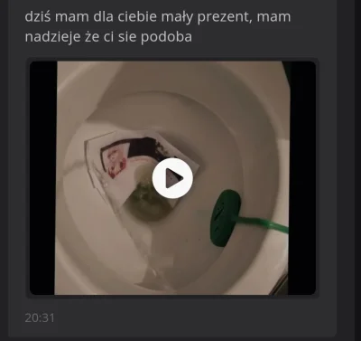 kolorowy_monochrom - Dobra, to jest świeże. Obsikana kartka z moim nickiem i avatarem...