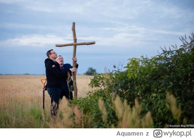 A.....n - Czytając rano o tym, że morawiecki postawił krzyż pomordowanych to myślałem...