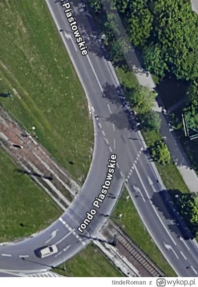 tindeRoman - Swoją drogą to beka z upośledzonych kierowców w #krakow, którzy trąbią j...