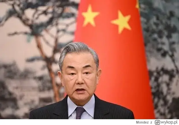 ElMurano - Ciekawe, czy chiński biedroń też bije swoją chińską mame?

#heheszki #gown...