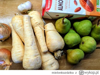 mielonkazdzika - Bedzie zupa krem z pietruszki i gruszek
#nietylkomielonka #gotujzwyk...