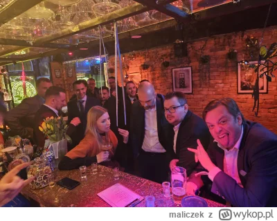 maliczek - Dzięki Miraski z #warszawa za wczorajsze, późne odwiedziny w moim pubie, 1...