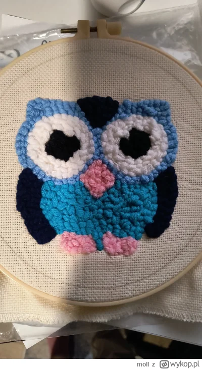 moll - Wyhaftowałam sobie sowę. Całkiem fajna zabawa z punch needle, chyba znalazłam ...