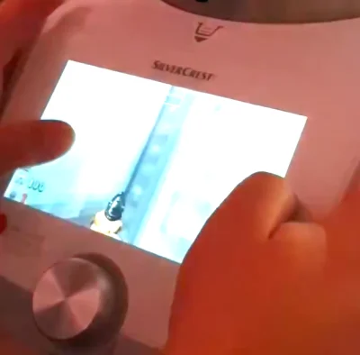 Atreyu - Doom odpalony na Lidlomixie (da się nawet GTA San Andreas, soft to zasadnicz...