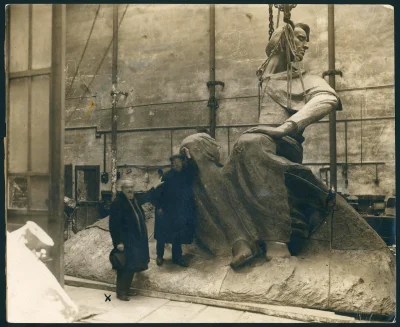 makrofag74 - #starezdjecia #warszawa #chopin 

Pomnik Fryderyka Chopina w trakcie mon...