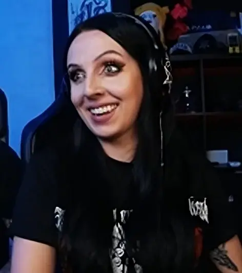 Lucanatic - #kiszak Kiedy zrobiłaś mu przepyszne ziemniaczki a on zamiast z tobą woli...