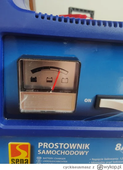 cyckiseusmasz - Naładowany to czarny czy biały? #pytanie #elektryka #akumulator