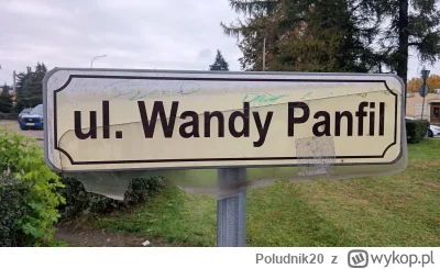 Poludnik20 - Mniej więcej po 10 latach. Bo jakoś tak zmieniali nazwę ulicy.

Są w Tom...