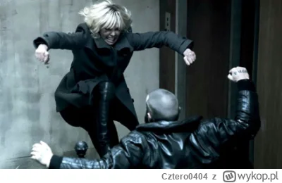 Cztero0404 - > czyli ładna anime baba która jest półnaga a morduje chordy potworów.

...