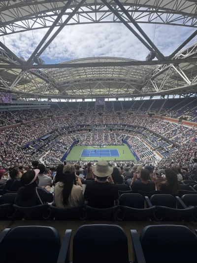 ZwieraczOdbytu - Fajnie tu… (browar $16, pizza $20, zwycięstwa Igi bezcenne) #tenis