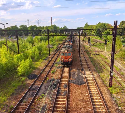 sylwke3100 - Pociąg przejeżdżający przez stację Dąbrówka Mała (linia 161) w Katowicac...