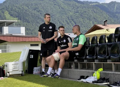 KebabZostrymSosem - #mecz #legia 

Treningi dobrze idą, chłopaki fajnie grają, o Kram...