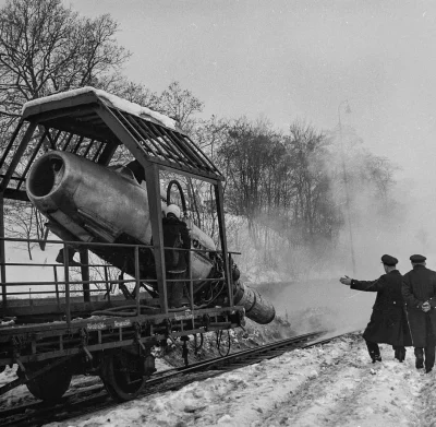 pogop - Czechoslovak railroad workers defrosting railroad tracks using a MiG-15 engin...