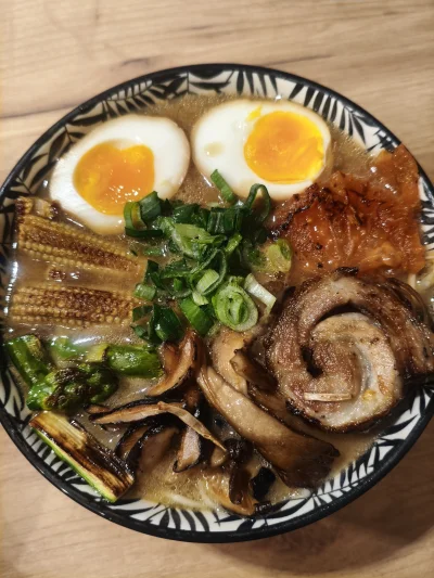 Melekesz - Nocna zupa, pseudo ramen z boczkiem ciasiuuu. 
#gotujzwykopem ala #ramen