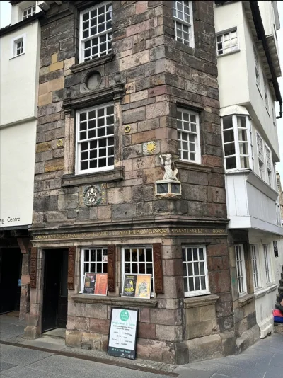 Loskamilos1 - John Knox House, dom wybudowany w roku 1490 na terenie Edynburga. Budyn...