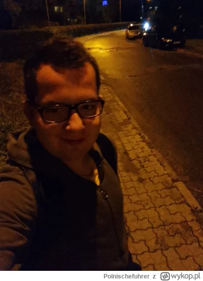 Polnischefuhrer - #przegryw Niekryty Krytyk.... 

To nawet nie jest on (⌐ ͡■ ͜ʖ ͡■)