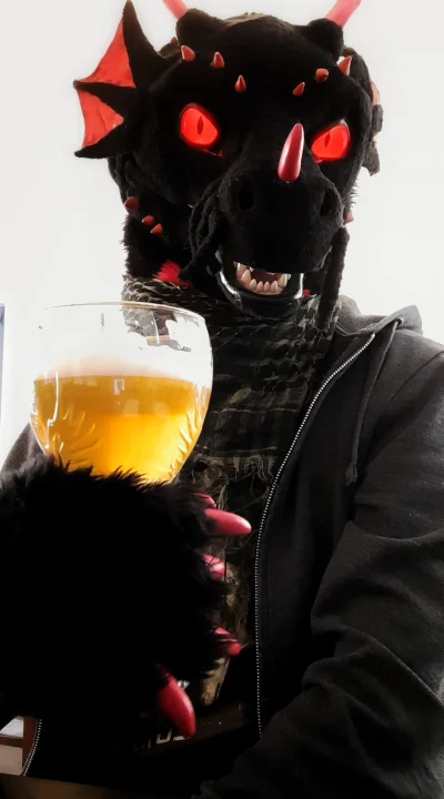 Ciekawska_Genetta - #furry #fursuit #gfur 

Czy są na Wykopie jeszcze jacyś fani pana...