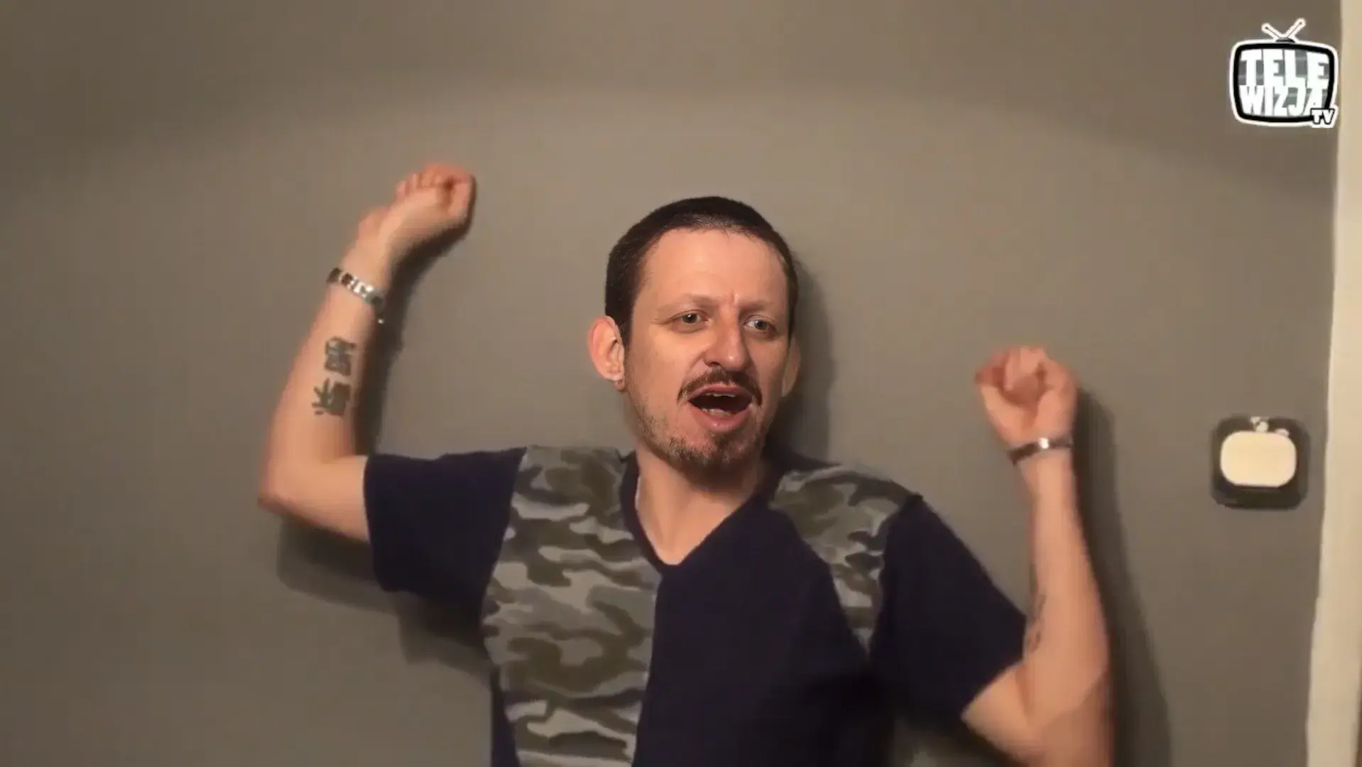 testocore - A ty co? 
Ła AAAAAAAAAAAAh

#kononowicz #bonzomil
#bonzo #patostreamy