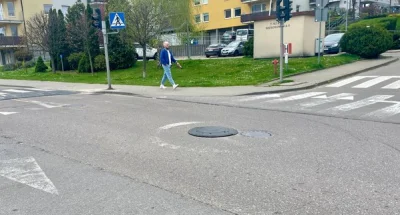 maad - > Nigdy w lewo.
 zjeżdżasz z ronda kierunek w prawo, proste.
 Rondo to skrzyżo...