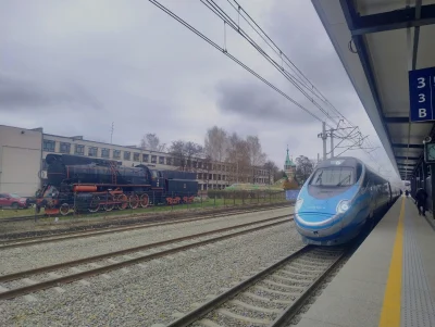 sylwke3100 - Stare i nowe.

Czyli parowóz Ty51 oraz Pendolino (E250) w Sosnowcu.

#za...