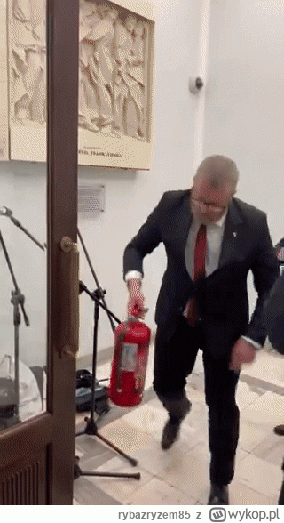 rybazryzem85 - Braun w gotowości.
#eurowizja