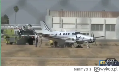 tommyd - @tenloginnieistnieje: W małych samolotach często  pasażer siedzi obok pilota...