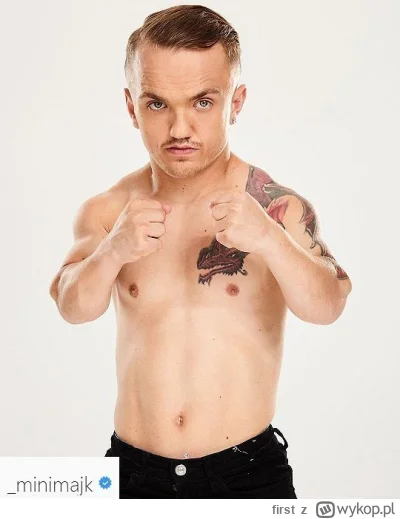 first - >iatkowski ma wąsa jak typowy wujek z wesela, a dodatkowo na szyi tatuaze

@k...
