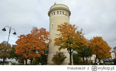 Poludnik20 - Piękna jak dla mnie wieża ciśnień w Piotrkowie Trybunalskim w jesiennym ...