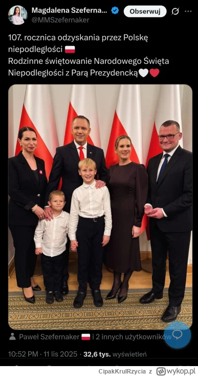 CipakKrulRzycia - @alylayl23: z czego? Ta pani co mizia po dloni Nawrockiego to jego ...