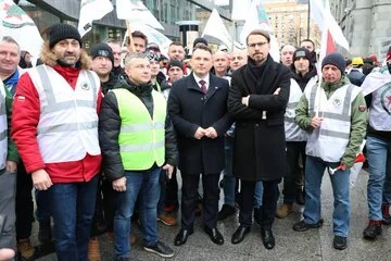 card_man - Ludzie wszystko ma swoje granice, ale żeby Mentzen się w--------ł i popier...