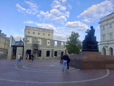 Fennrir - Odbudowa Pałacu Karasia. Niestety tylko makieta na potrzeby scenografii Lal...