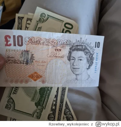 Rzewliwywykolejeniec - @ksiezycw_siatce z drugiej strony jest Ela