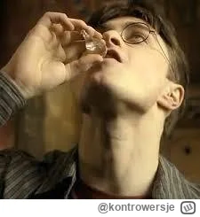 kontrowersje - @Michal9788: nigdy za kołnierz nie wylewał