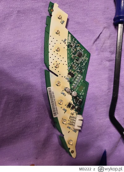 MB222 - Czy ktoś potrafi wyjaśnić dlaczego Toyota a dokładniej Valeo w tylnej lampie ...