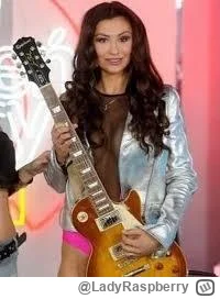 LadyRaspberry - orkiestra na clout chyba bawi się w tą panią XDD
#famemma