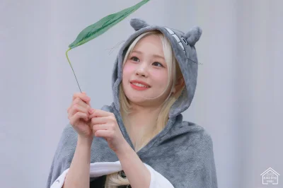 XKHYCCB2dX - #koreanka #jihan #weeekly