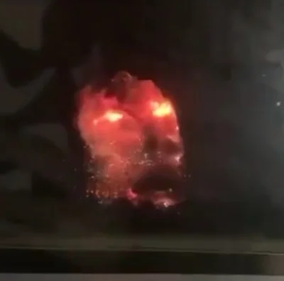 yosemitesam - #rosja #ukraina #wojna #creepy 
Ta eksplodująca ruska fabryka kogoś mi ...