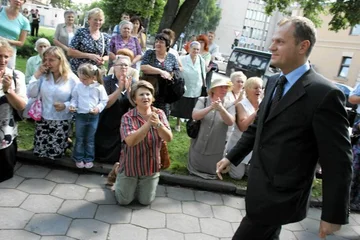 runnerrunner - Dziękujemy za wszystko Panie Donaldzie. 

Donald Tusk wraca do Gdańska...