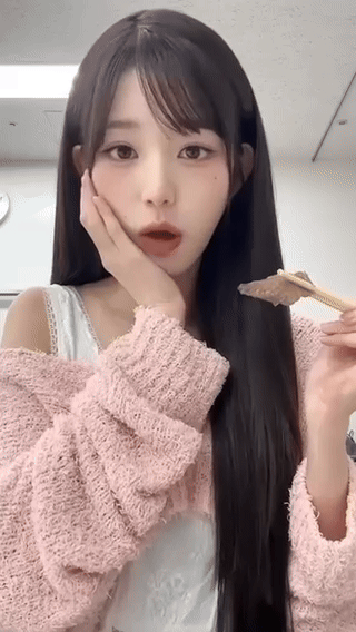 XKHYCCB2dX - #koreanka #wonyoung #ive #gif