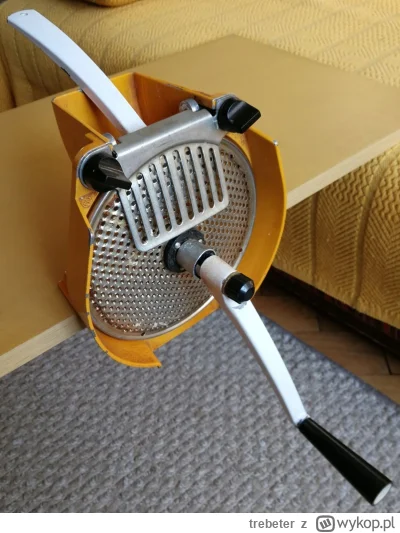 trebeter - #niewiemjaktootagowac #agd 

ręczna tarka do ziemniaków, miałem coś takieg...