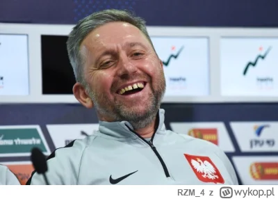 RZM_4 - #mecz 

Lewandowski odchodzi z Polski.

￼￼

Napisz opowiadanie o Robercie Lew...