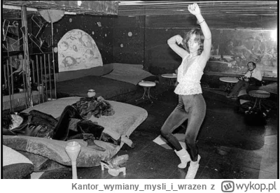 Kantorwymianymysliiwrazen - Upiła się i wywija jakieś wygibasy.
( ͡° ͜ʖ ͡°)
#ciekawef...