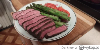 Darknov - Ligawa wołowa, szparagi, pomidorek
#gotujzwykopem