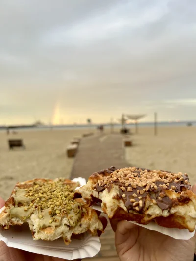 goferek - Gofry nad morzem. I to z pistacjami. A co tam, stać mnie, raz się żyje.
#j-...