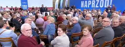 8azyl0v0 - #polityka 
Małolatki auu, małolatki są tu
Małolatki auu, jedna już wchodzi...