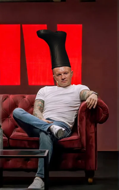 Wilczynski - @Winter_Scorpion:
Jarosz!
Co?
Ty k...o!