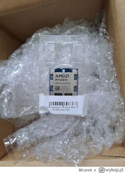 Mruvek - Odebrałem dzisiaj paczkę z procesorem. 
Chłop z wczoraj by chyba zawału dost...