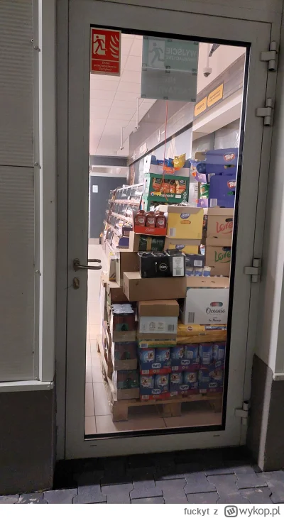 fuckyt - Kiedy Biedronka zacznie respektować przepisy dotyczące bezpieczeństwa w swoi...