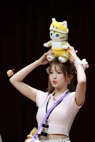 XKHYCCB2dX - #koreanka #hayoung #fromis9